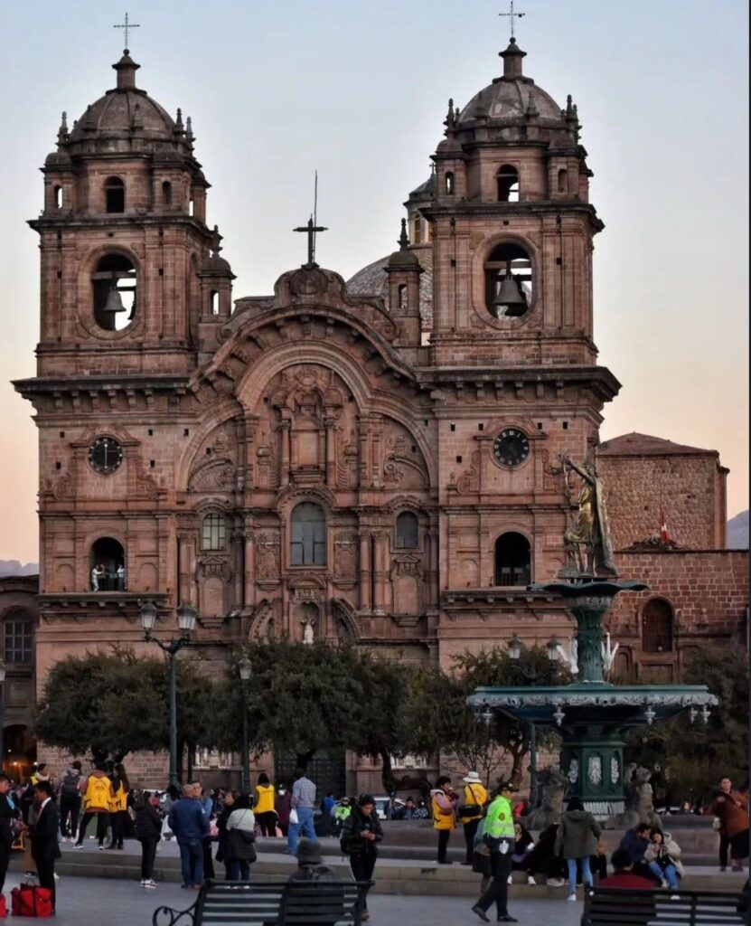 Plaza de Armas Cusco: Historia y consejos para visitantes