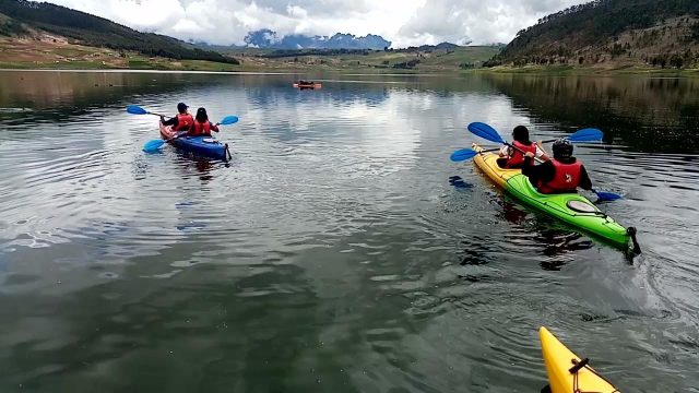 Kayak en la Laguna de Huaypo